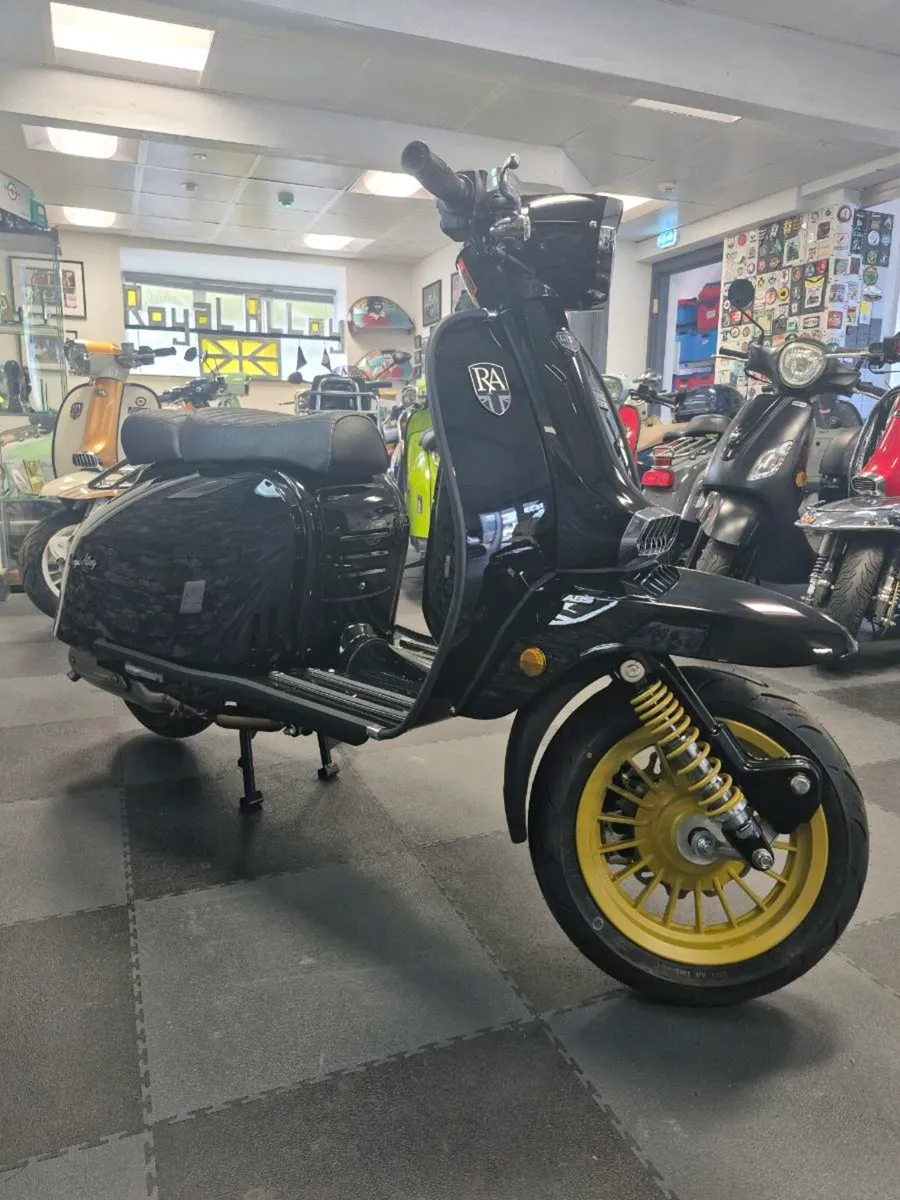 2026 OFFER! Royal Alloy GP125MT LC €250 OFF! - Image 3