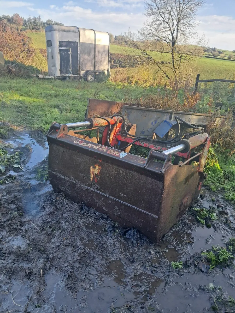 Shear grab for sale - Image 1