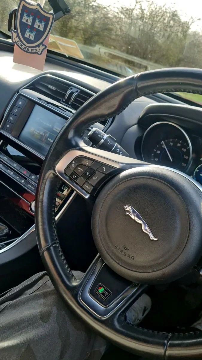 Jaguar XE - Image 3