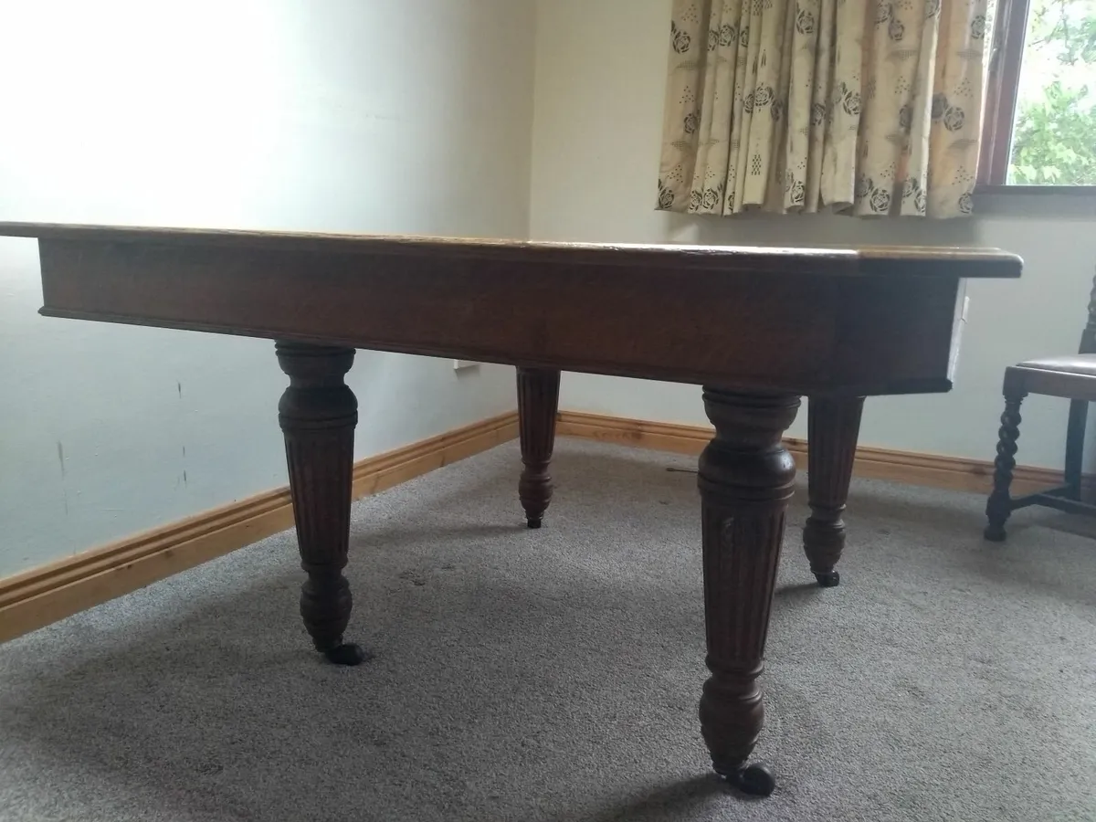 SOLID OAK ANTIQUE TABLE - Image 2