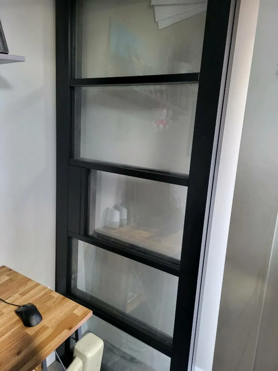 2 doors - Image 2
