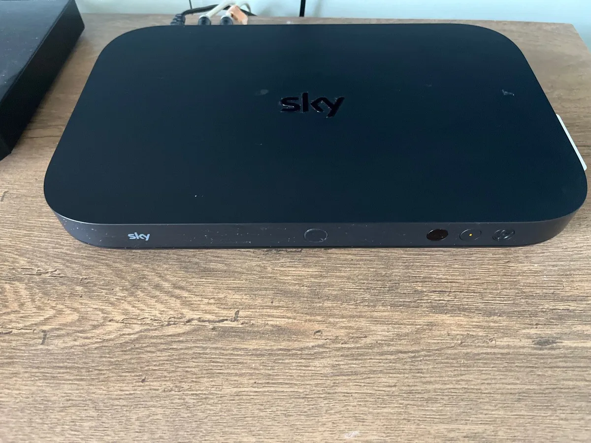 Sky Q box - Image 2