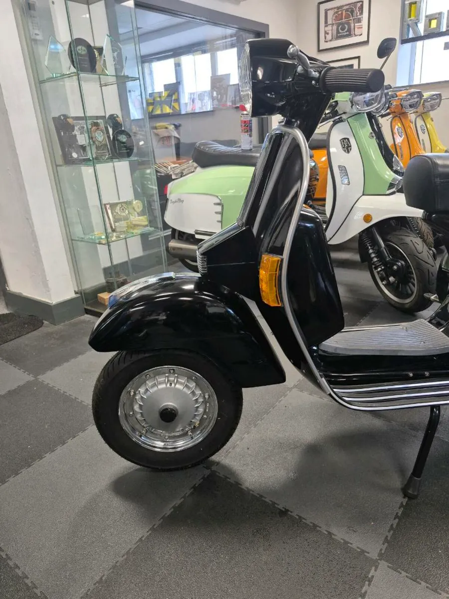 OFFER! Restored 1990 Vespa PX 125! - Image 2