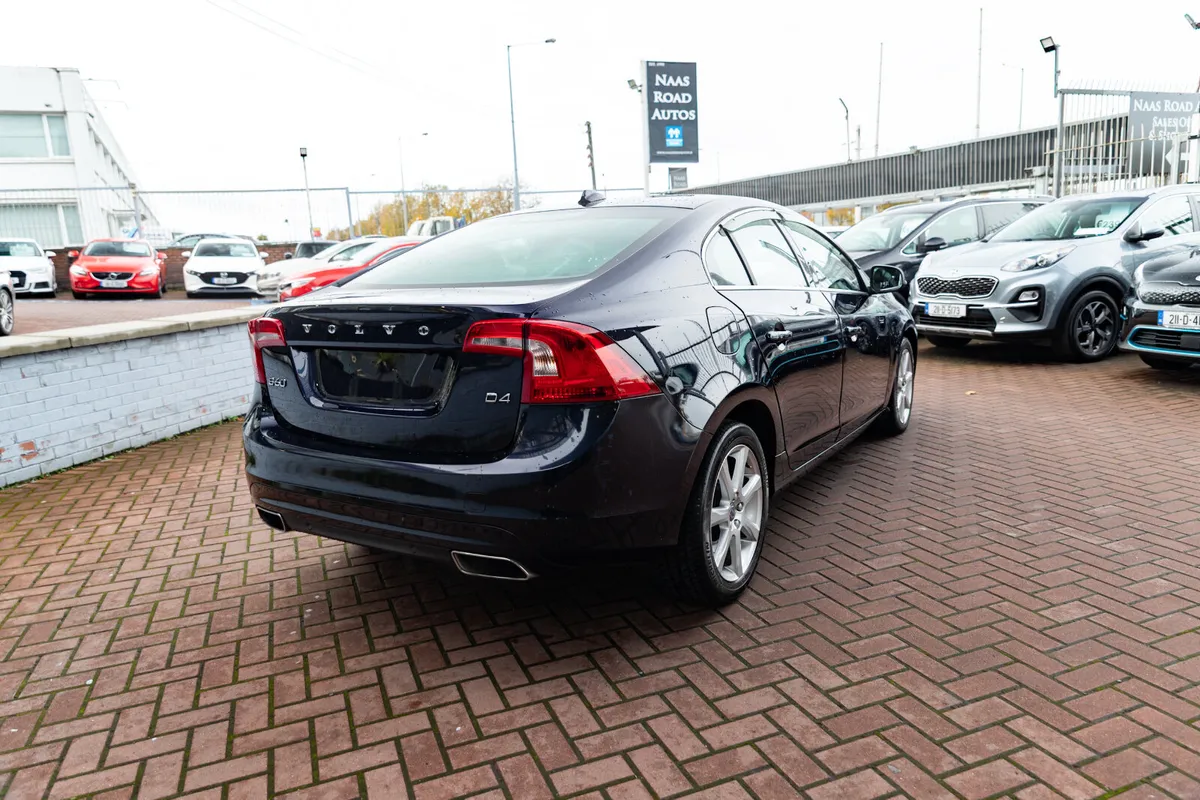 2.0D4 SE LUXURY 4DR SALOON AUTOMATIC // 1 OWNER WI - Image 3