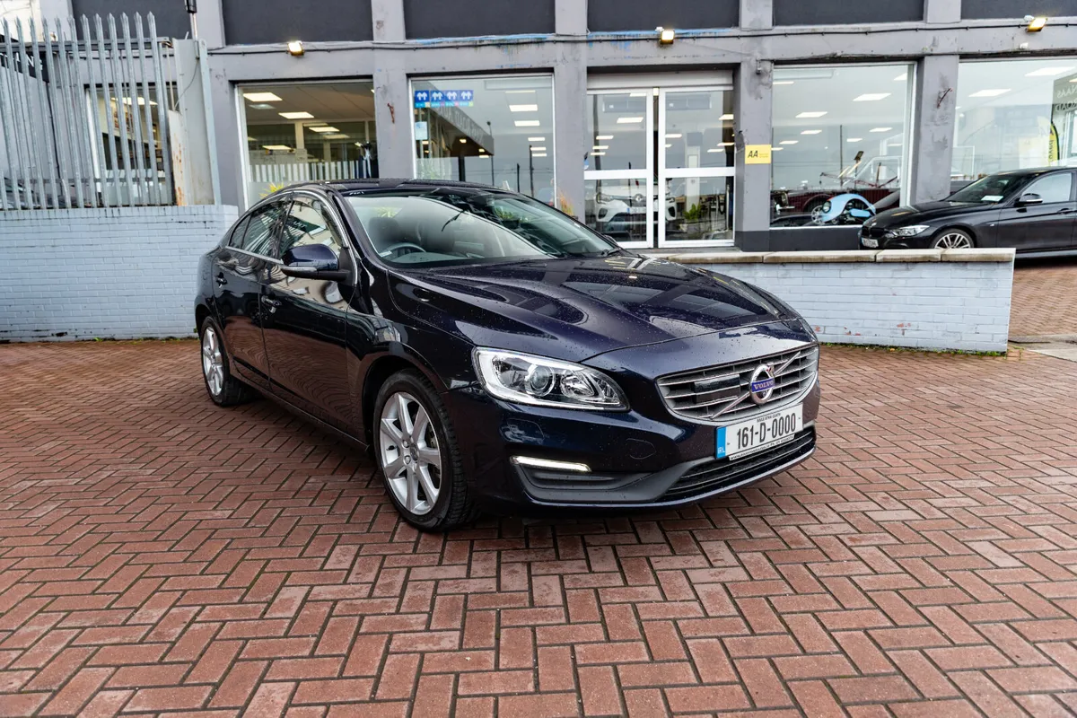 2.0D4 SE LUXURY 4DR SALOON AUTOMATIC // 1 OWNER WI - Image 1