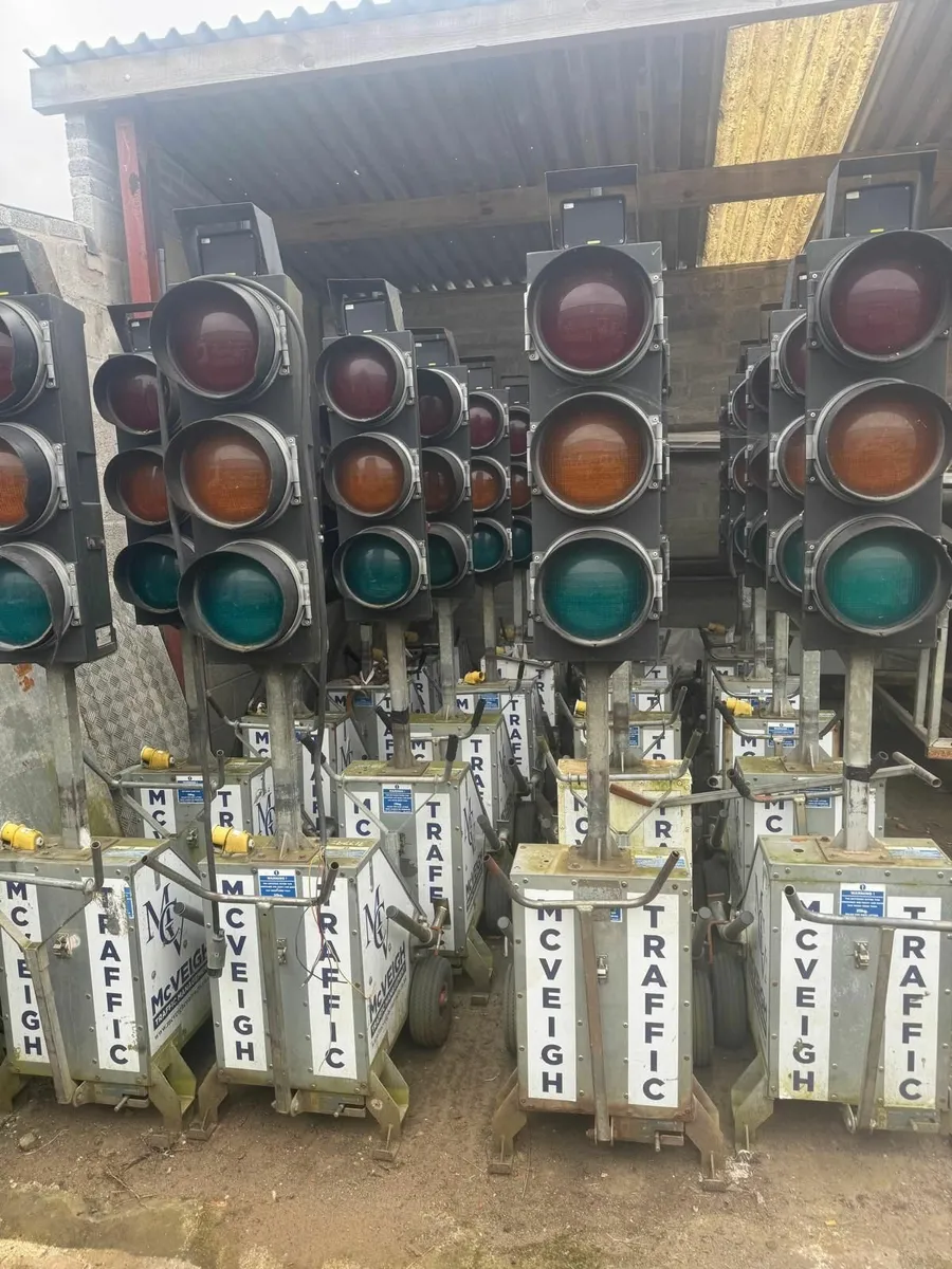 Temporary Traffic Lights - Image 1