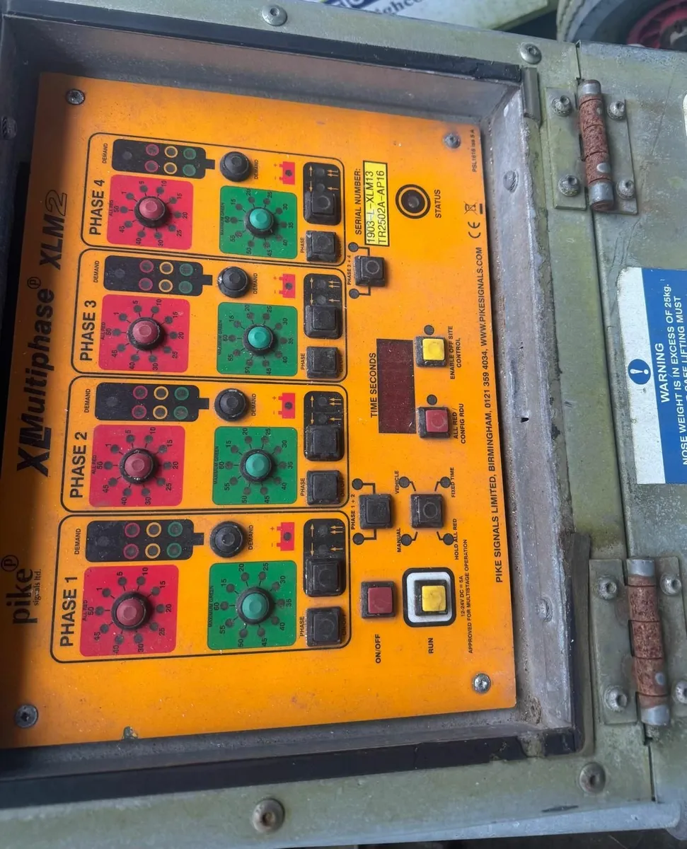 Temporary Traffic Lights - Image 3