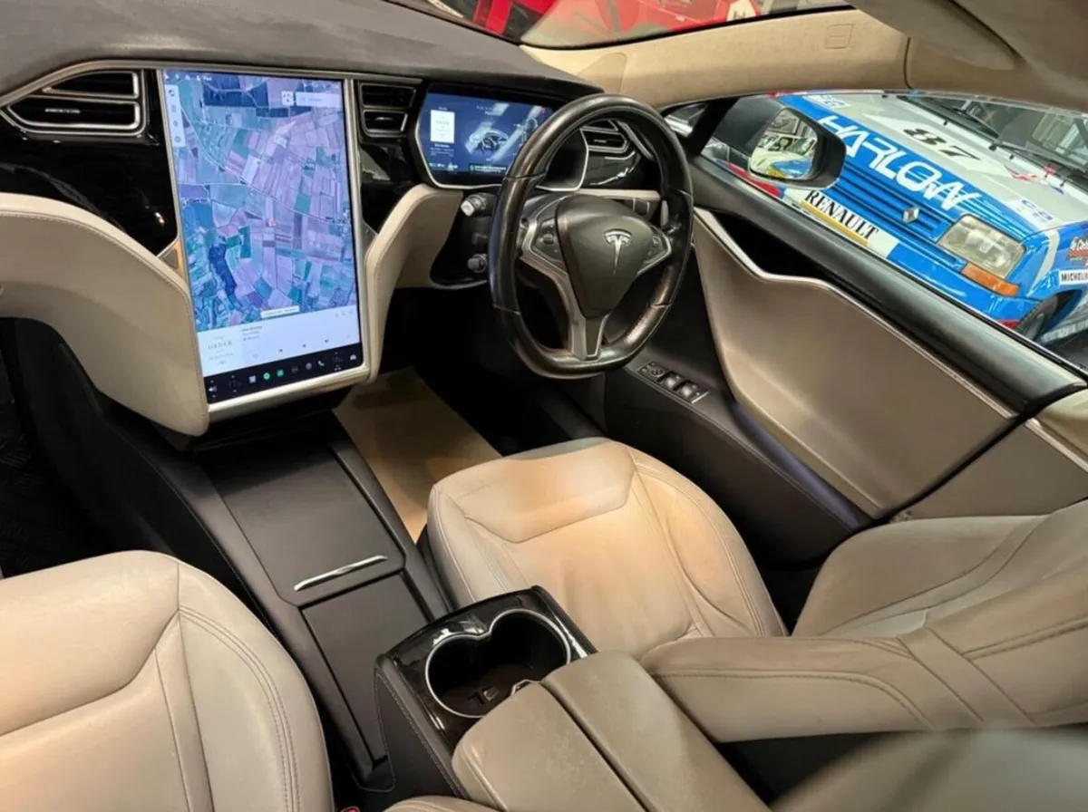 Tesla model S - Image 2