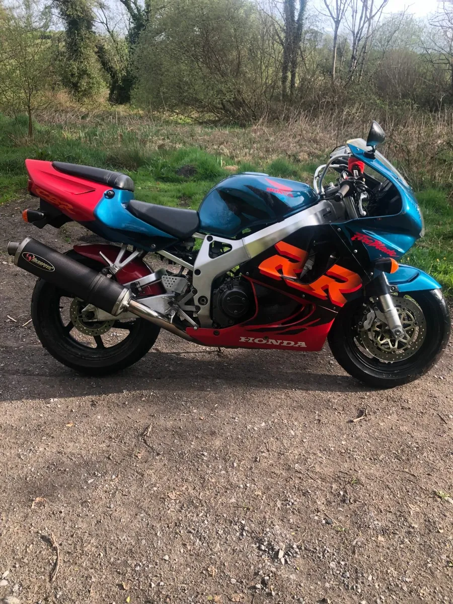 Honda CBR 900 RR 1999 - Image 1