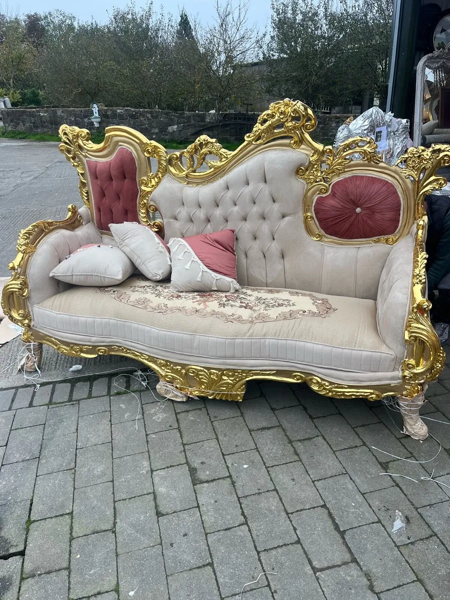 Terence Clifford Antiques. Sale - Image 1