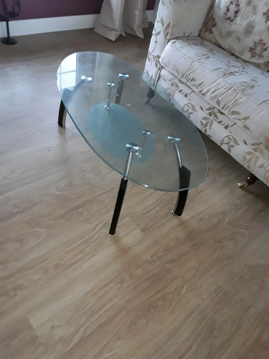 Coffee tables choice of 2    30euro each - Image 3