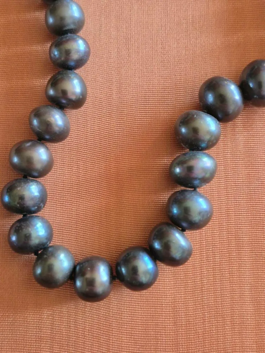 Genuine Peacock Pearl Necklace - Image 2