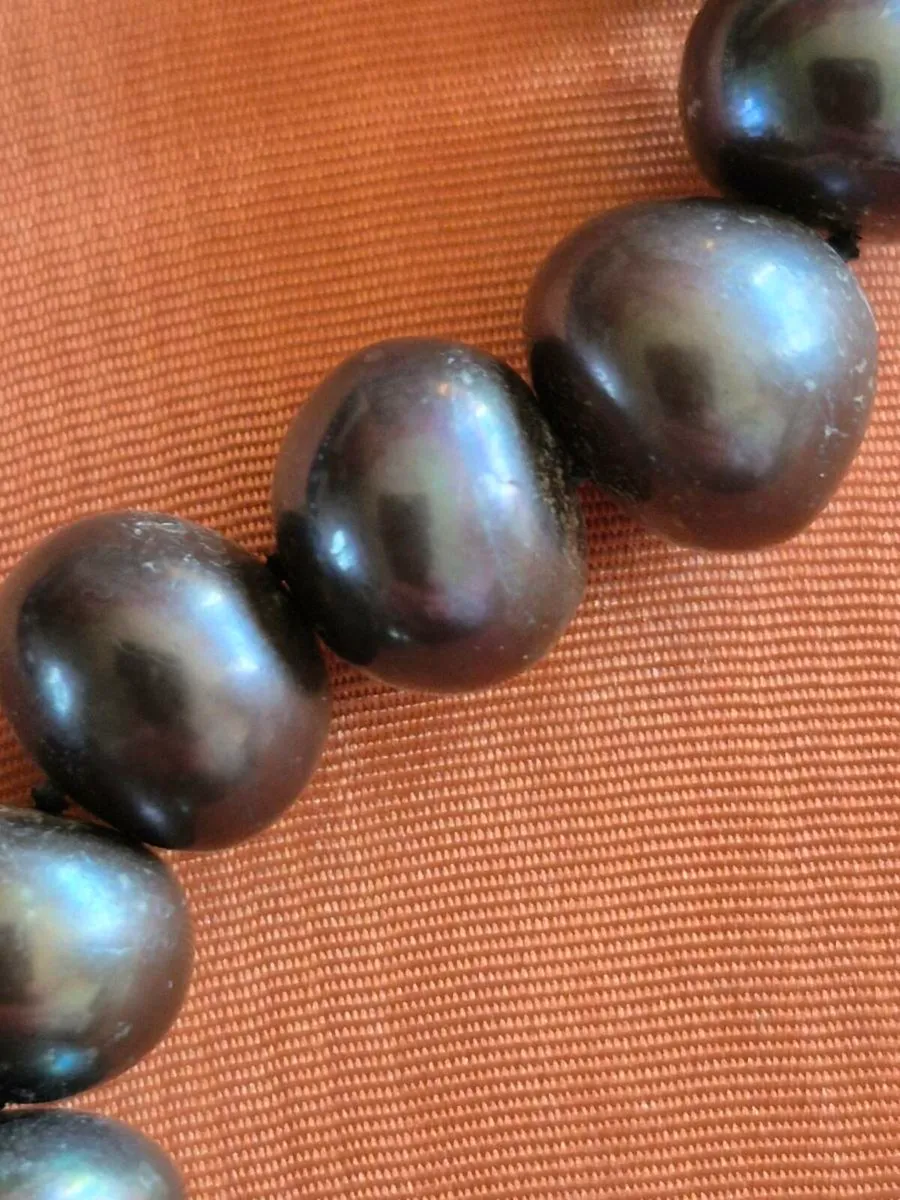 Genuine Peacock Pearl Necklace - Image 3