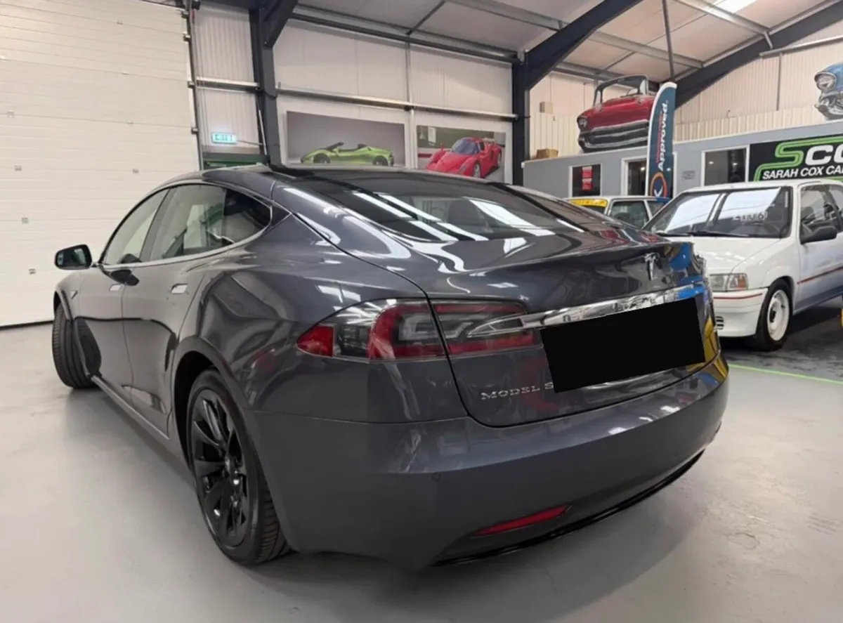 Tesla model S - Image 4