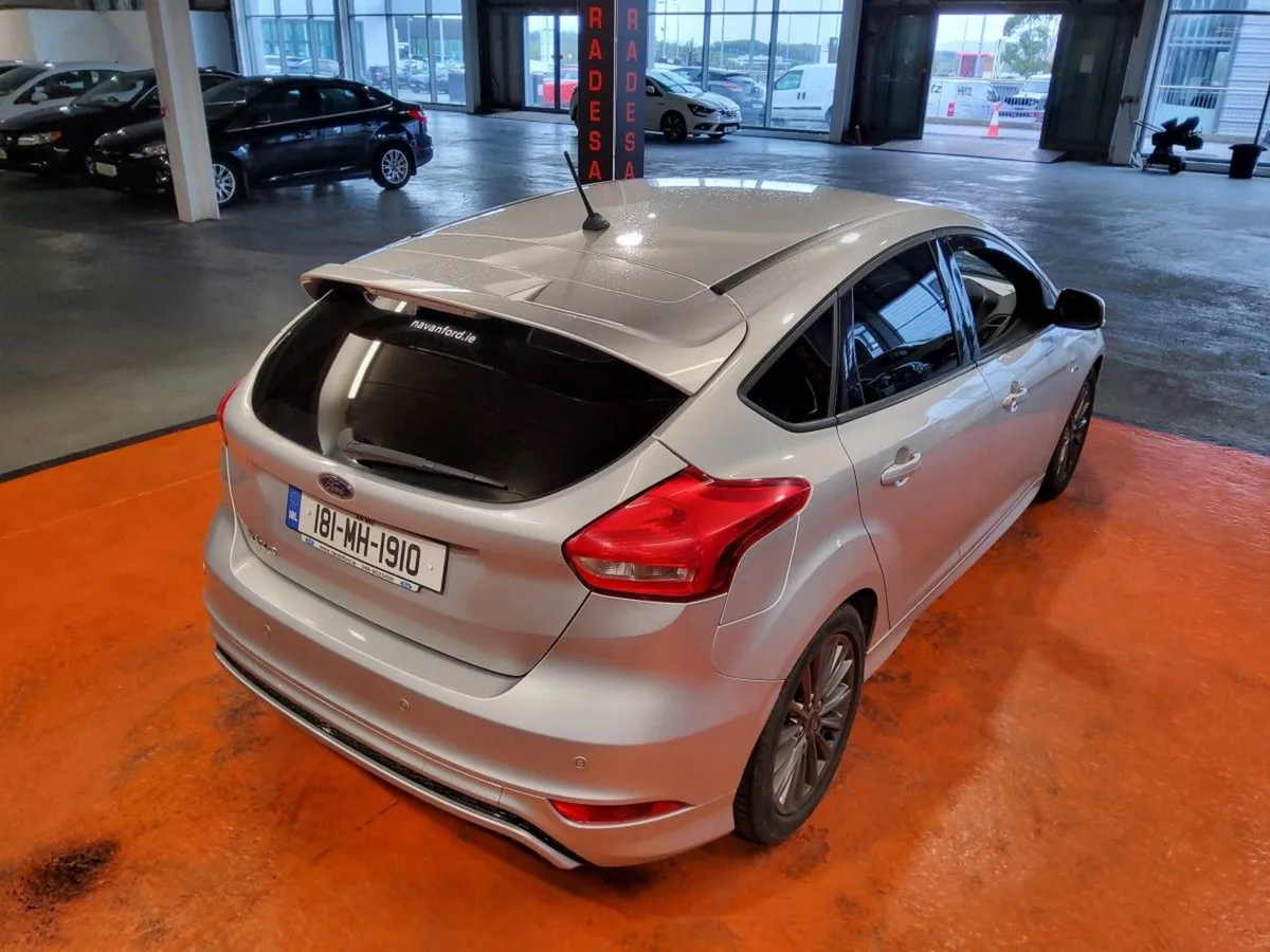 Ford Focus 1.5 Tdci 120PS St-line Powershift - Image 3