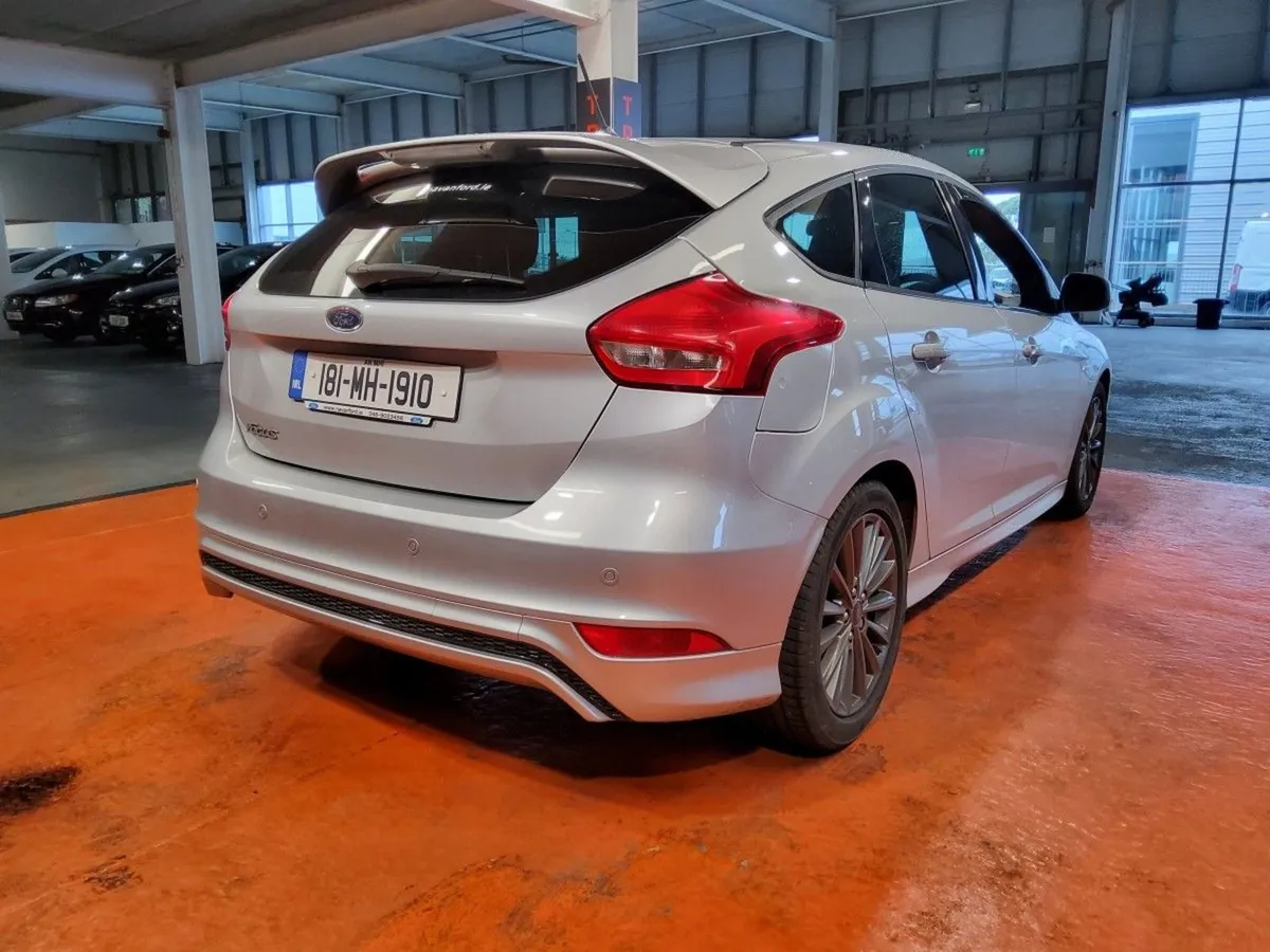 Ford Focus 1.5 Tdci 120PS St-line Powershift - Image 4