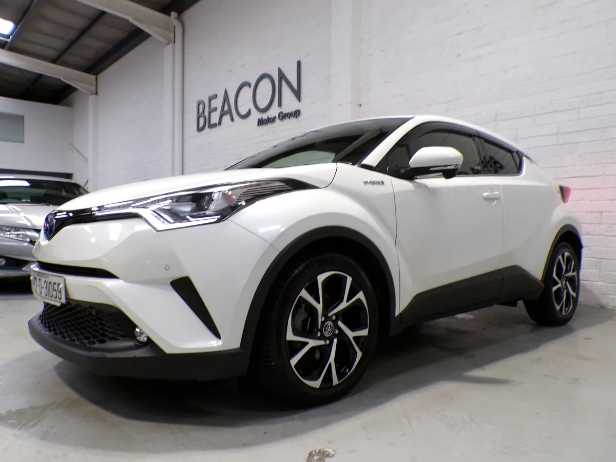 2018*6,000 MILES*HYBRID SPORT TOYOTA C-HR SELF CHA - Image 1