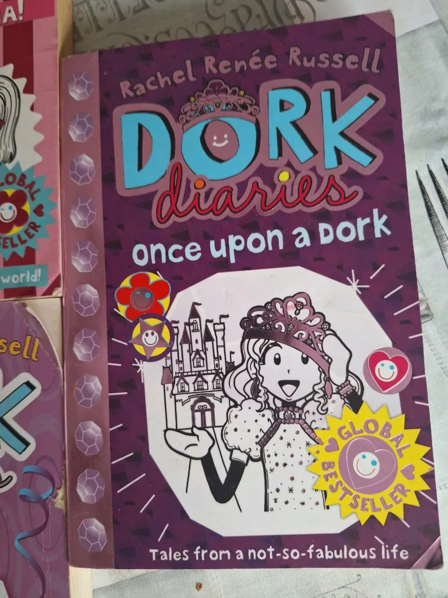 Dork diaries books - Image 4