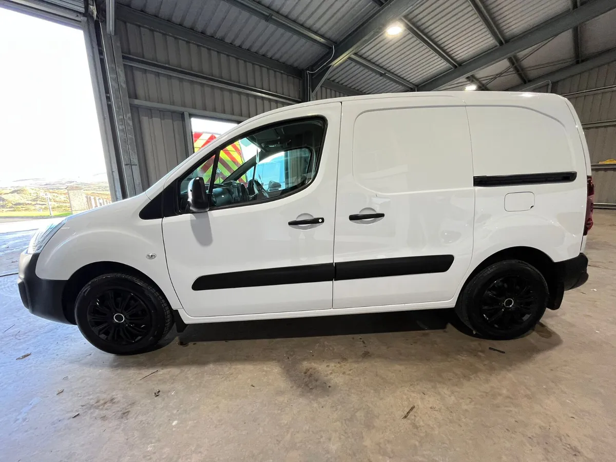 2017, NI Van, Cheap VRT, 88K miles, T-Belt Done - Image 4