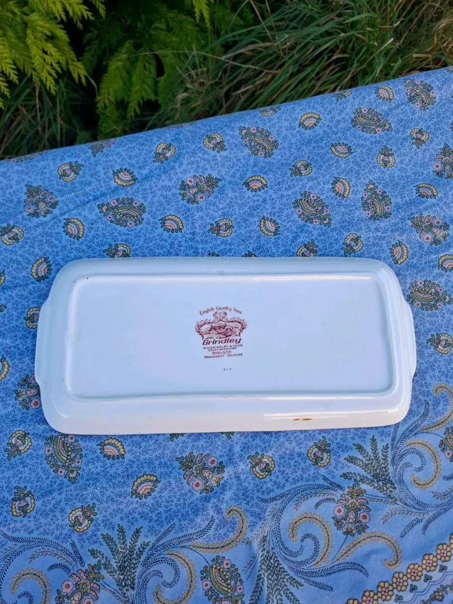 By post only vintage red cake plate - Image 2