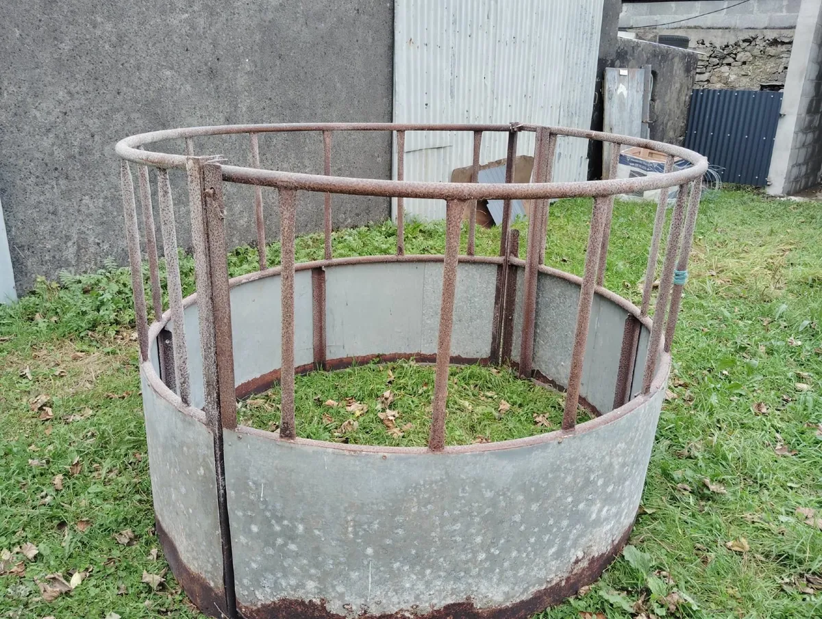 Round Cattle Feeders - Image 3