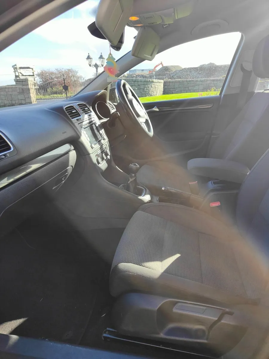 Volkswagen Golf 2011 - Image 3