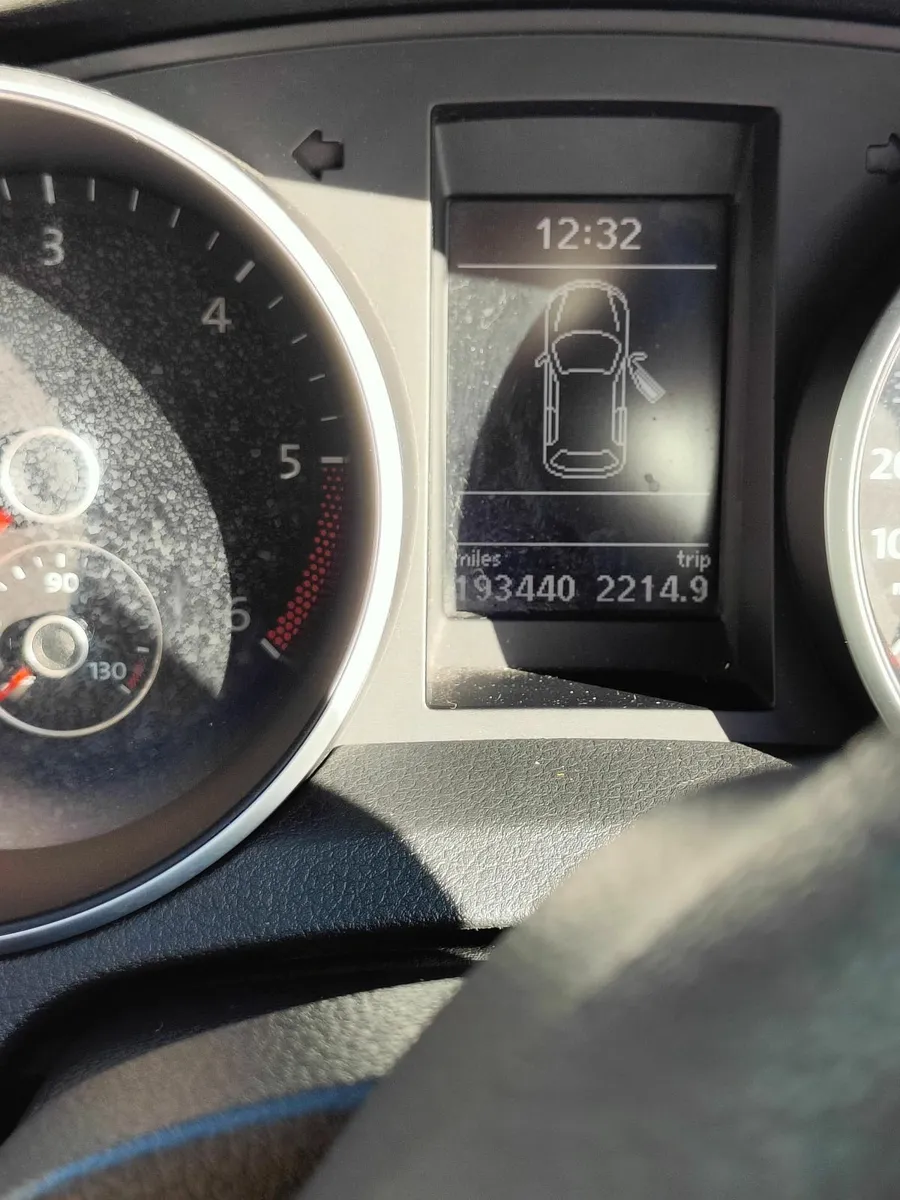 Volkswagen Golf 2011 - Image 4