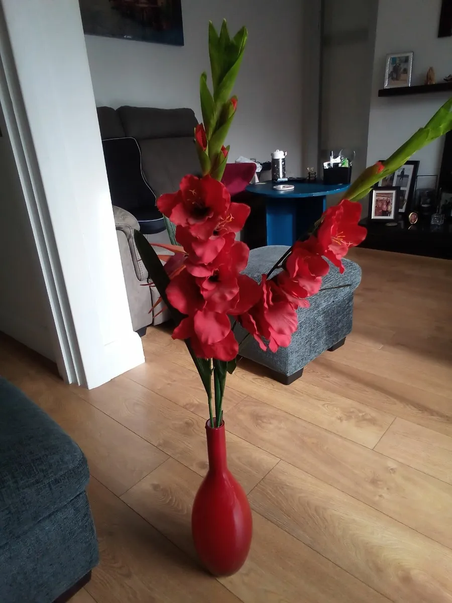 Red vase - Image 2
