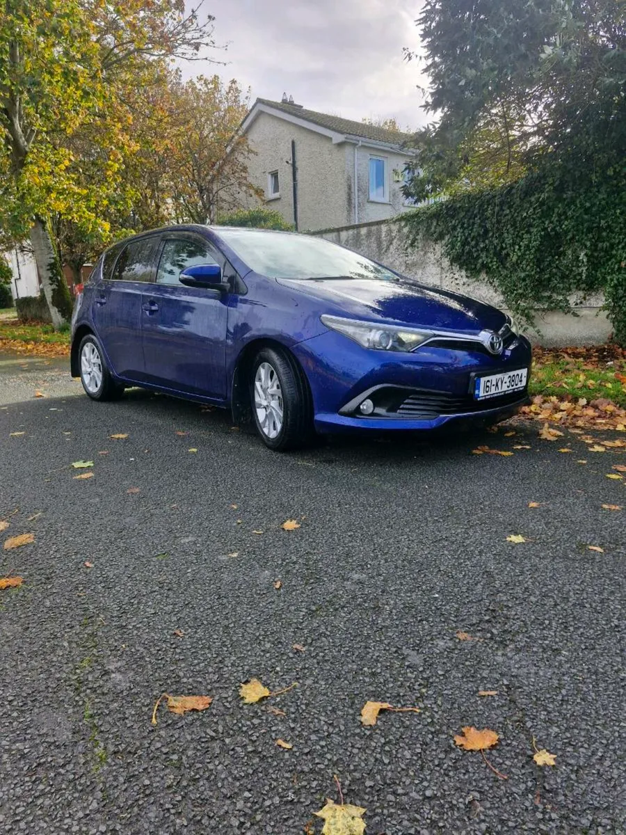 Toyota Auris - Image 1