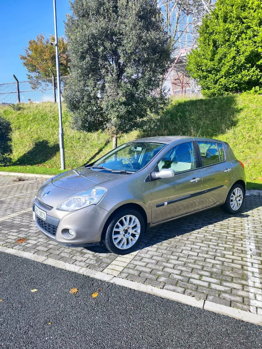 Renault Clio 1.1 Petrol Low Miles - Image 2