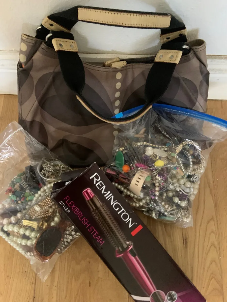 Bundle of ladies accessories