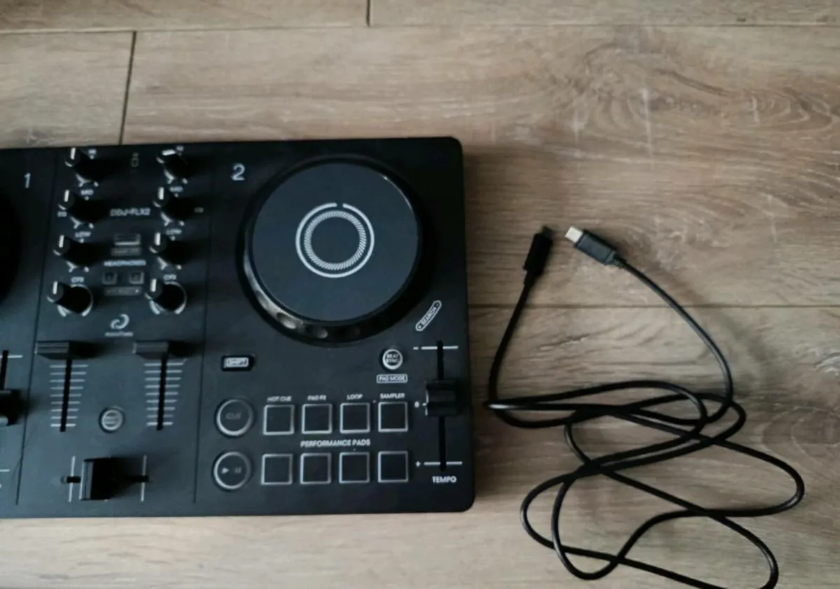 AlphaTheta DDJ-FLX2 DJ Controller - Image 4