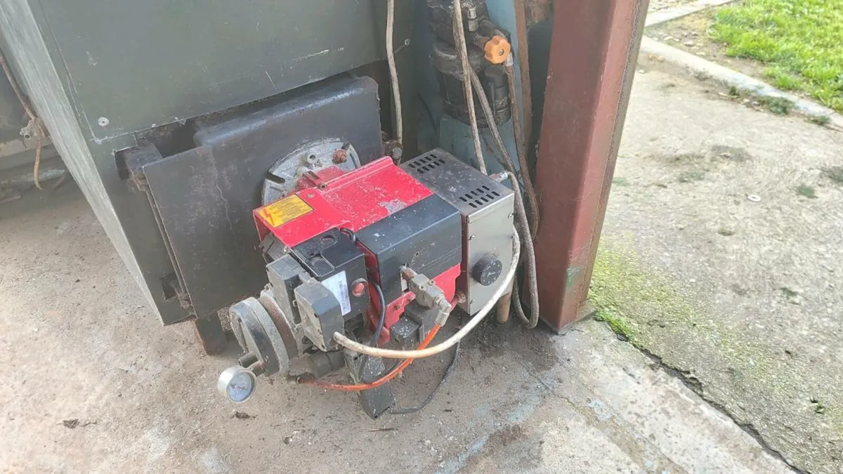 Waste oil burner & boiler. - Image 2