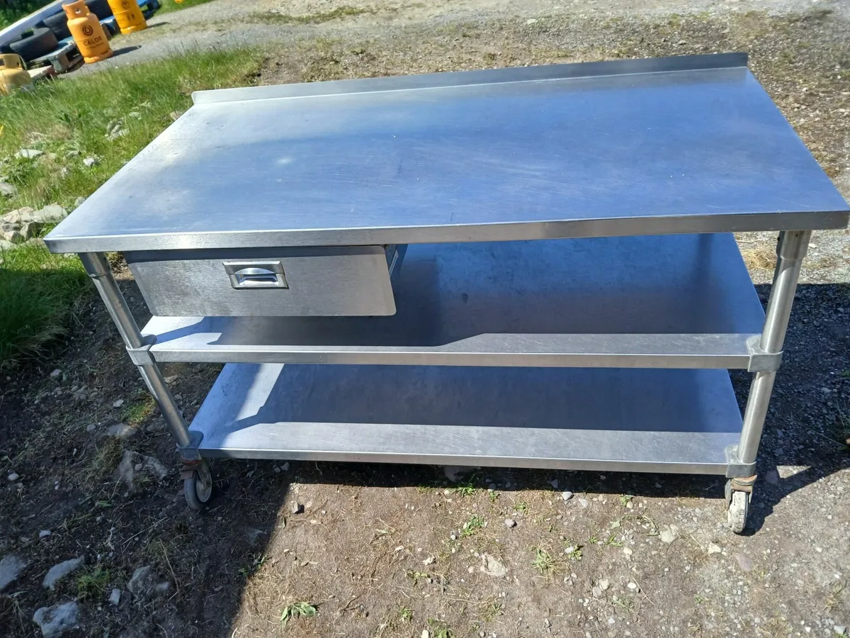 Staneless steel cabbinet table on wheels .... - Image 4