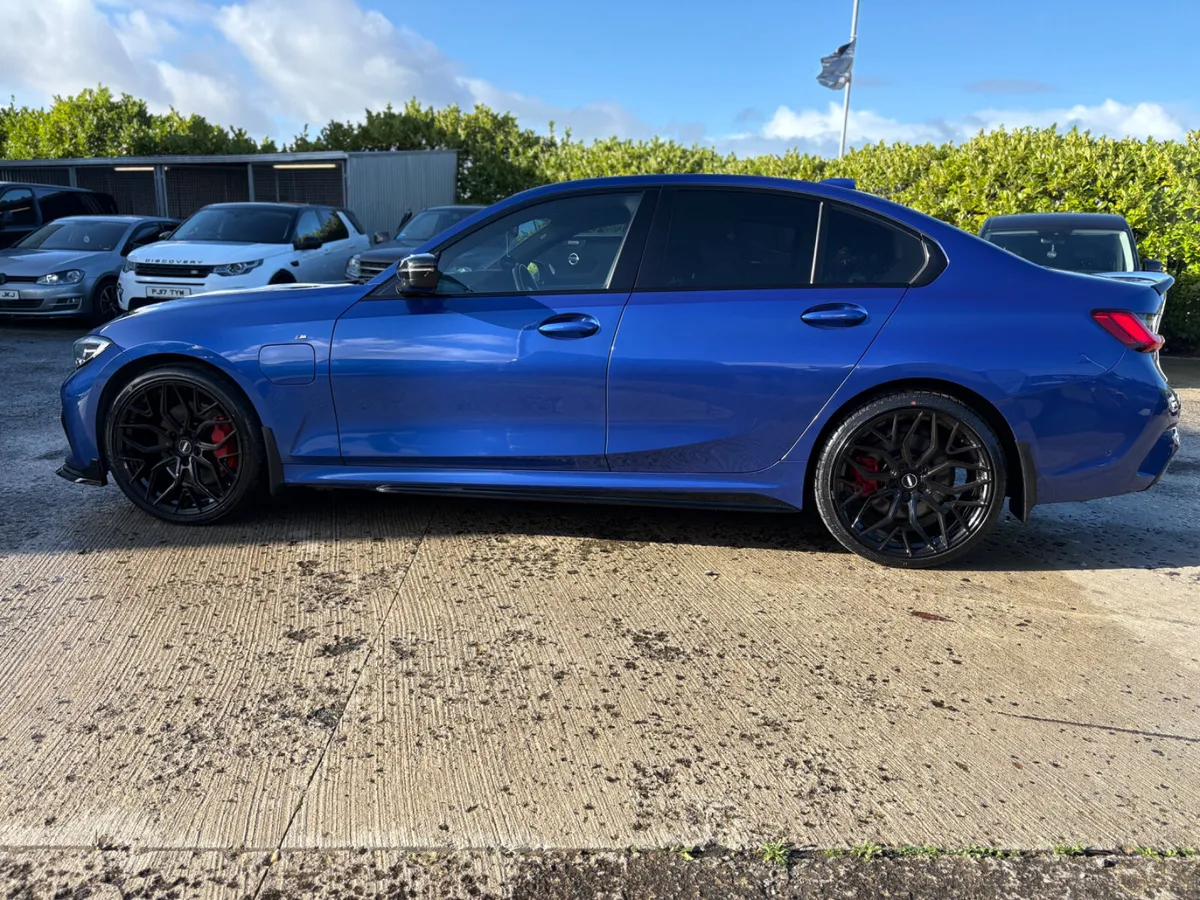 2019 BMW 330 M Sport AUTO HYBRID - Image 4