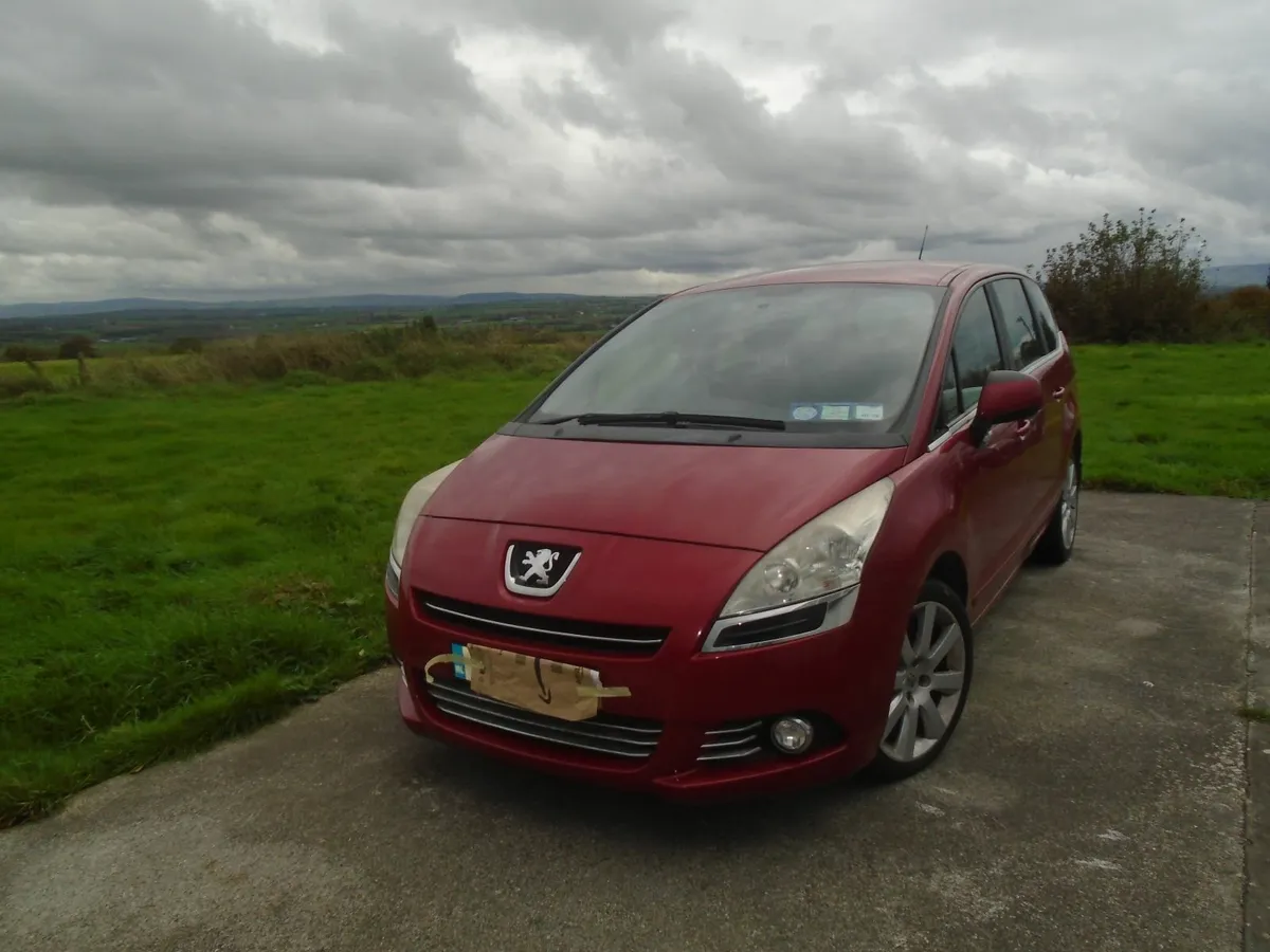 7 Seater Peugeot 5008 - Image 4