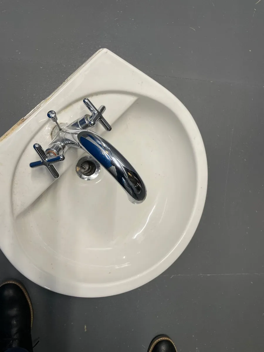 Ceramic Bathroom Sink with ChromeTaps & Pedestal - Image 1