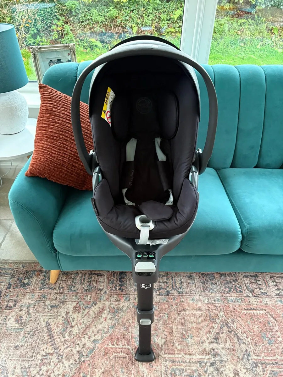 Cybex Cloud T i-size Rotating Car Seat - Image 2