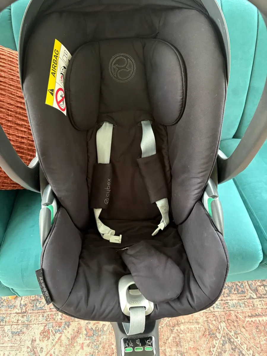 Cybex Cloud T i-size Rotating Car Seat - Image 3