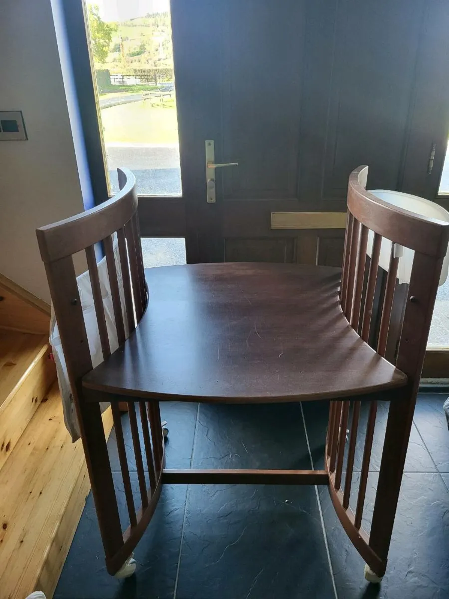 Changing unit and bouncer - Image 1