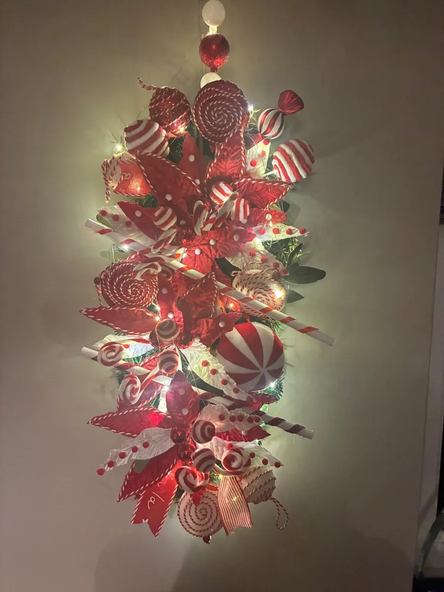 Christmas  candy cane Themed swag with lights - Image 2