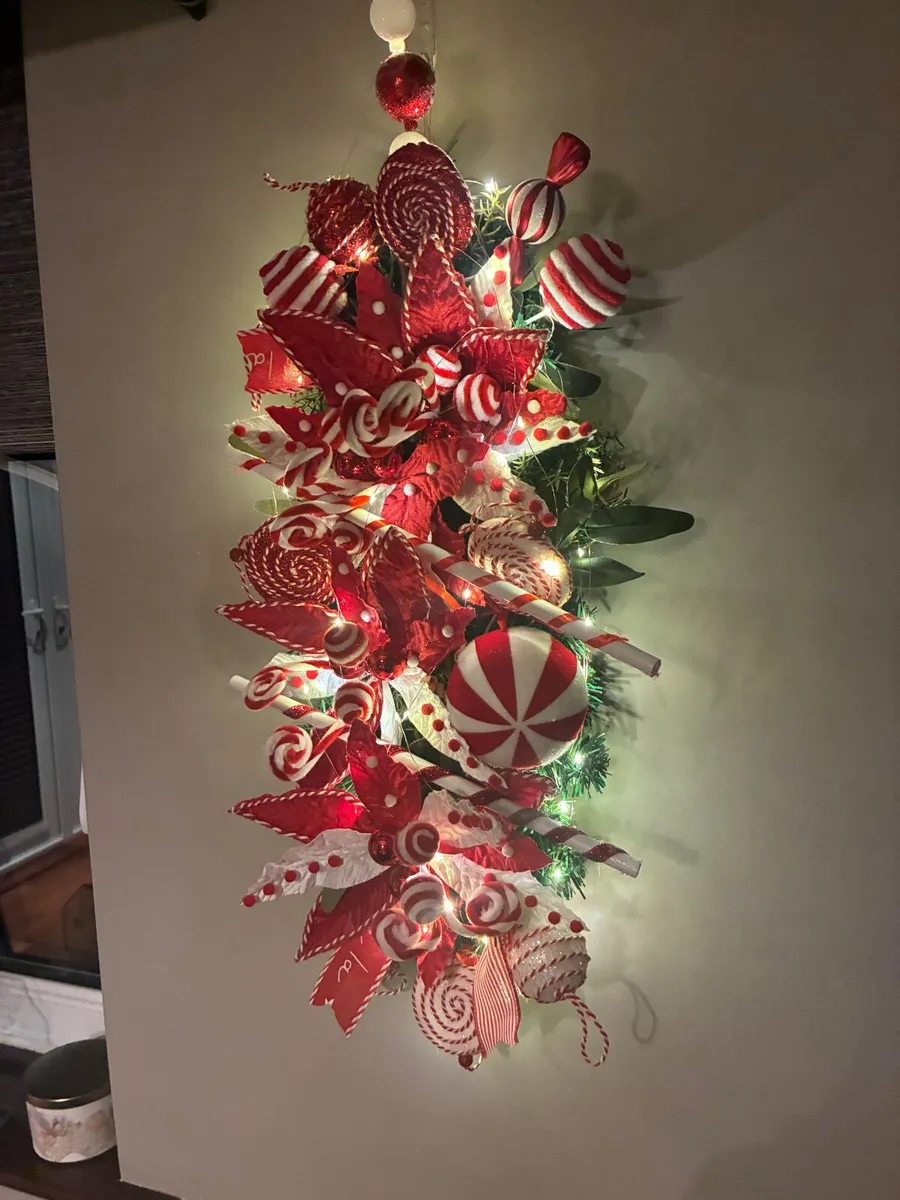 Christmas  candy cane Themed swag with lights - Image 4