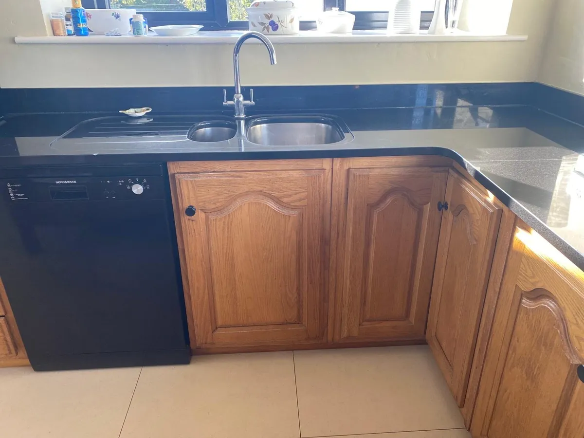 Kitchen for sale - Image 1