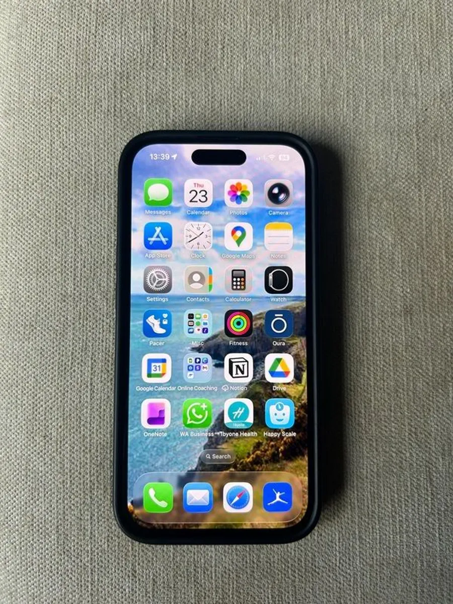 iPhone 15 - Image 1