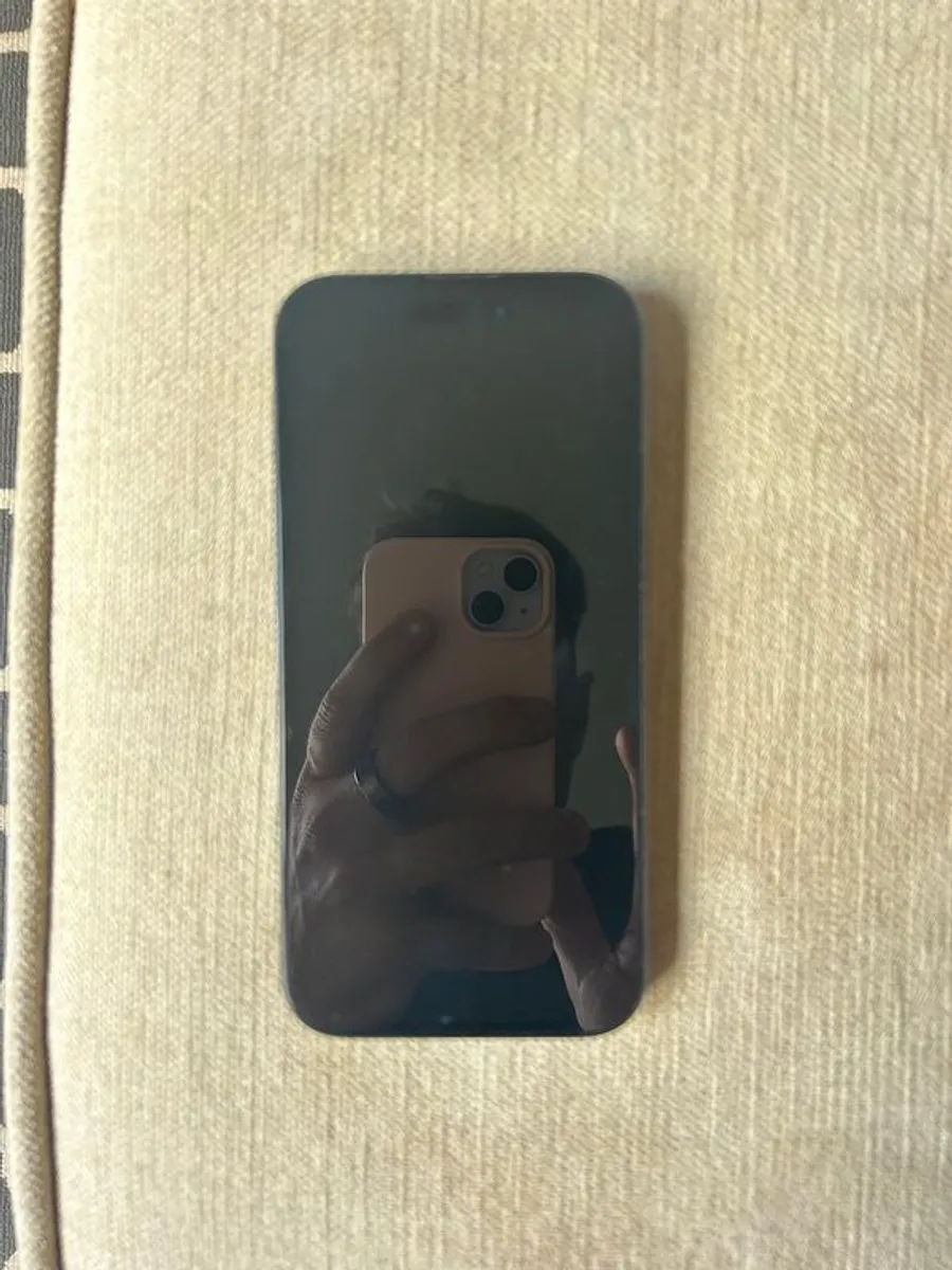 iPhone 15 - Image 2