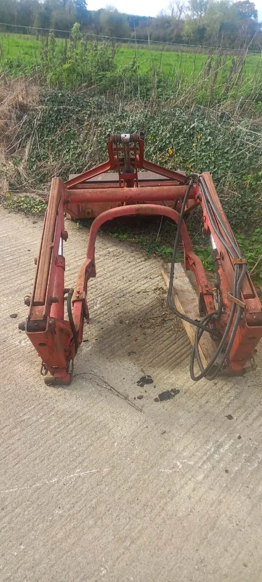 Quicke Loader for a Massey 165 - Image 3
