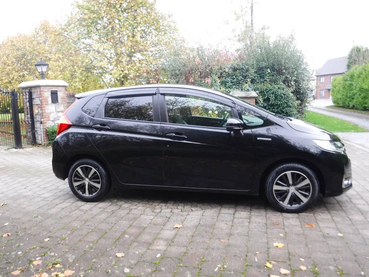 HONDA FIT 1.5 AUTO HYBRID SPORTS ANDROID+CARPLAY - Image 2