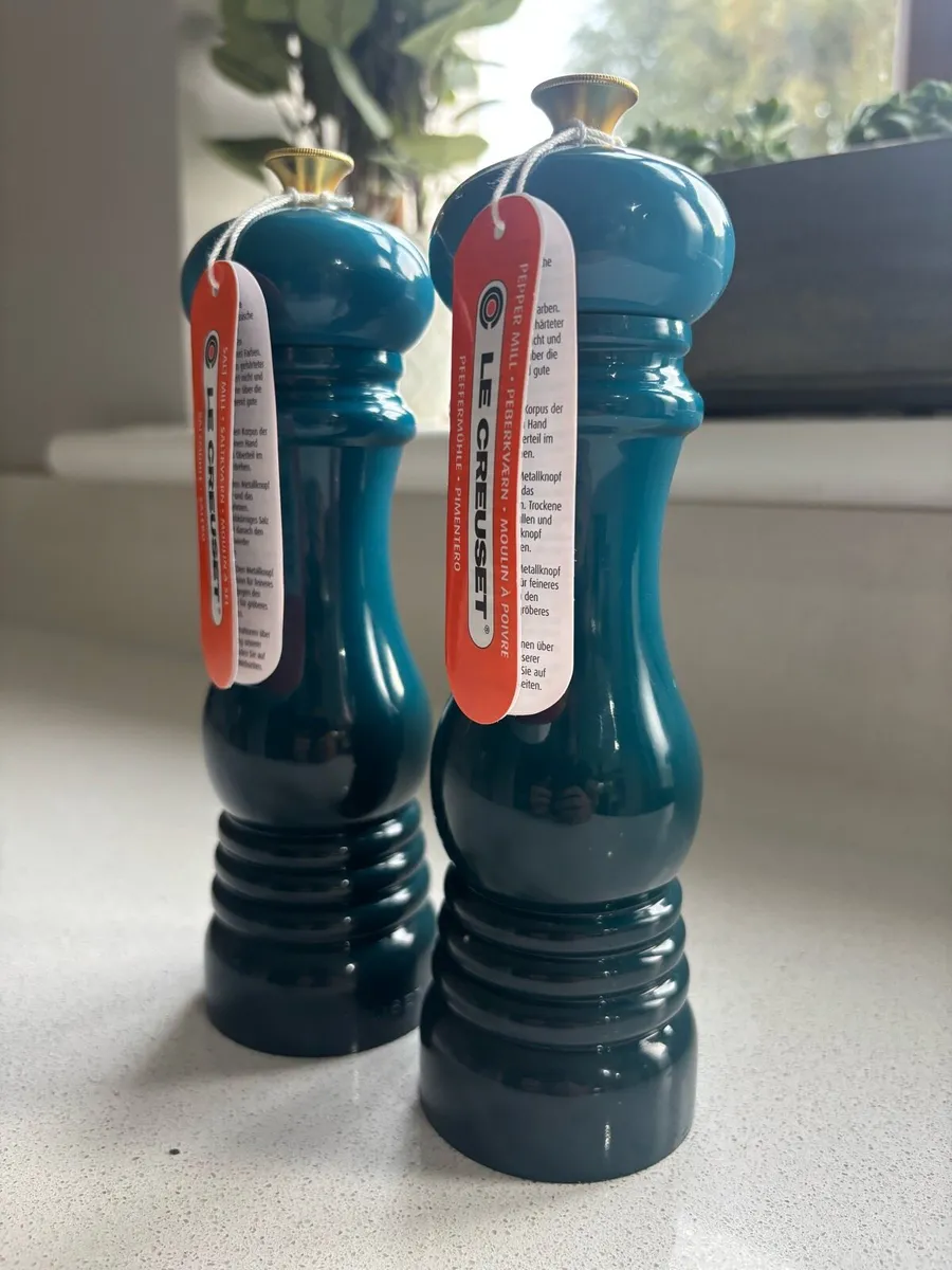 Le creuset deep teal salt and pepper mills - Image 3