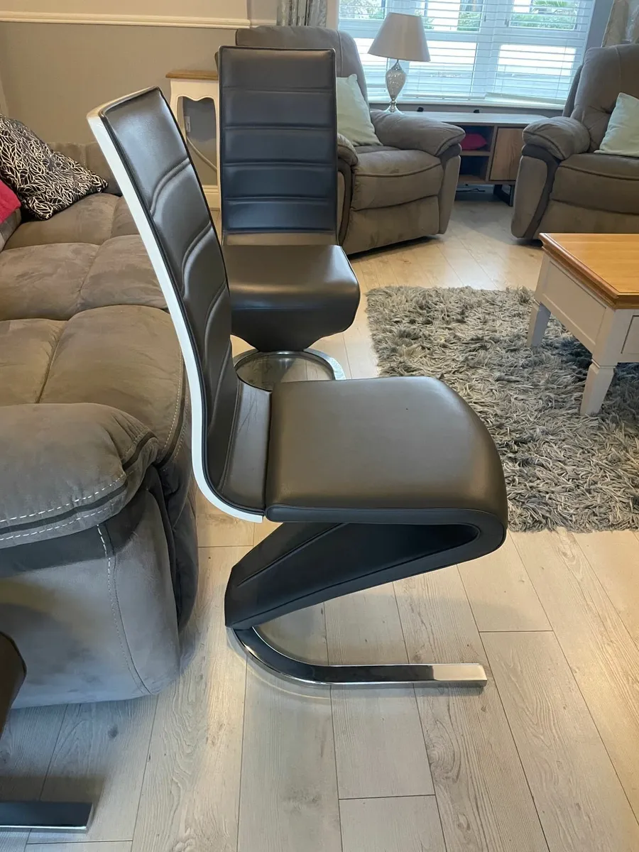 Kitchen chairs - Image 3