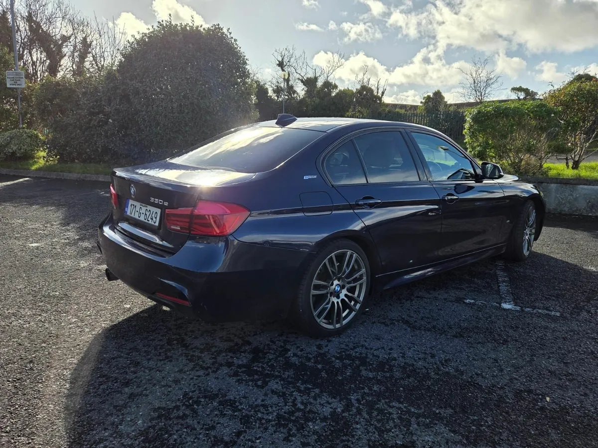BMW 3-Series 2017 - Image 2
